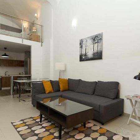 Apartamento Turistico Centro Monumental -- กาเซเรส ภายนอก รูปภาพ