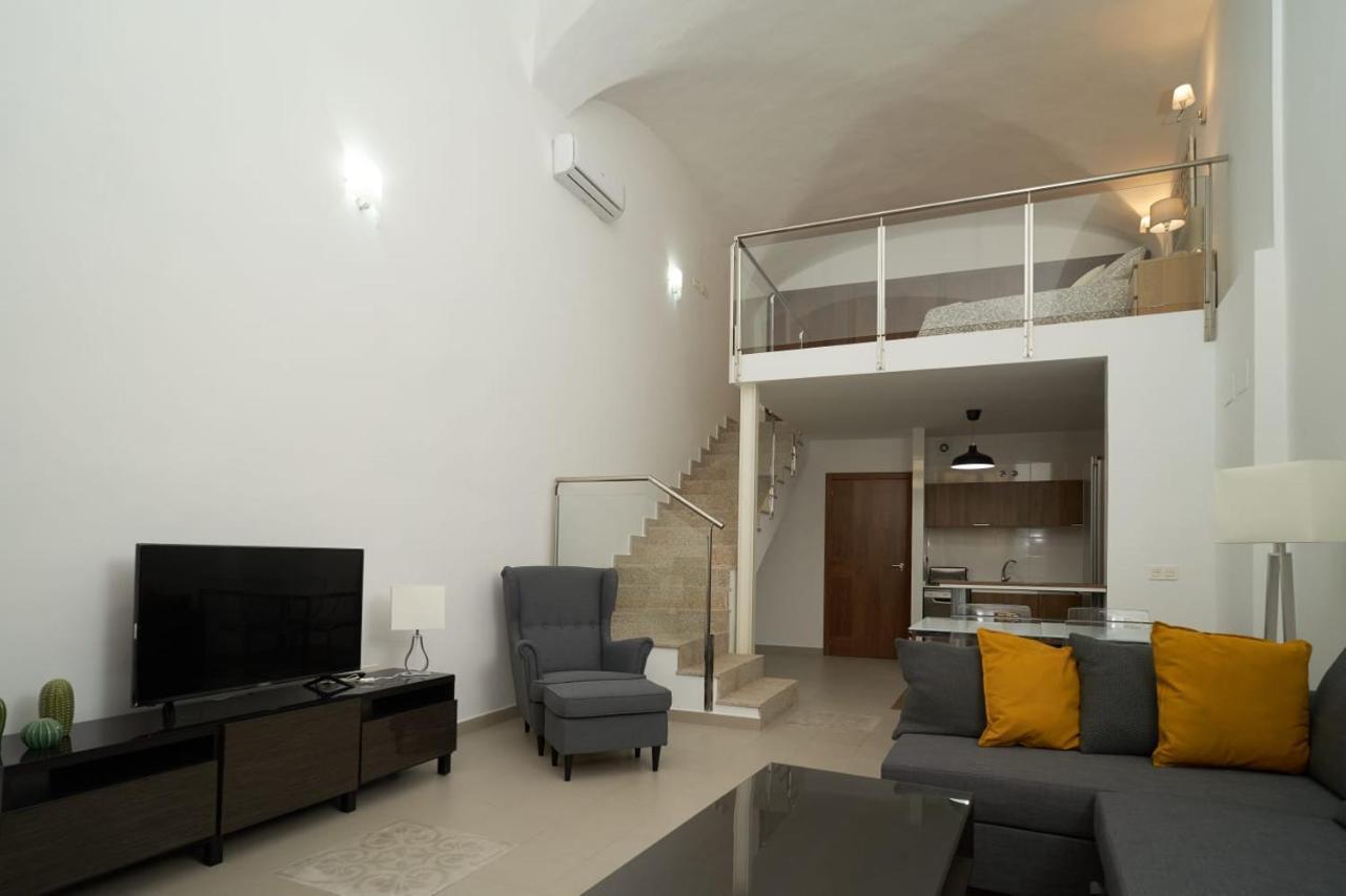 Apartamento Turistico Centro Monumental -- กาเซเรส ภายนอก รูปภาพ